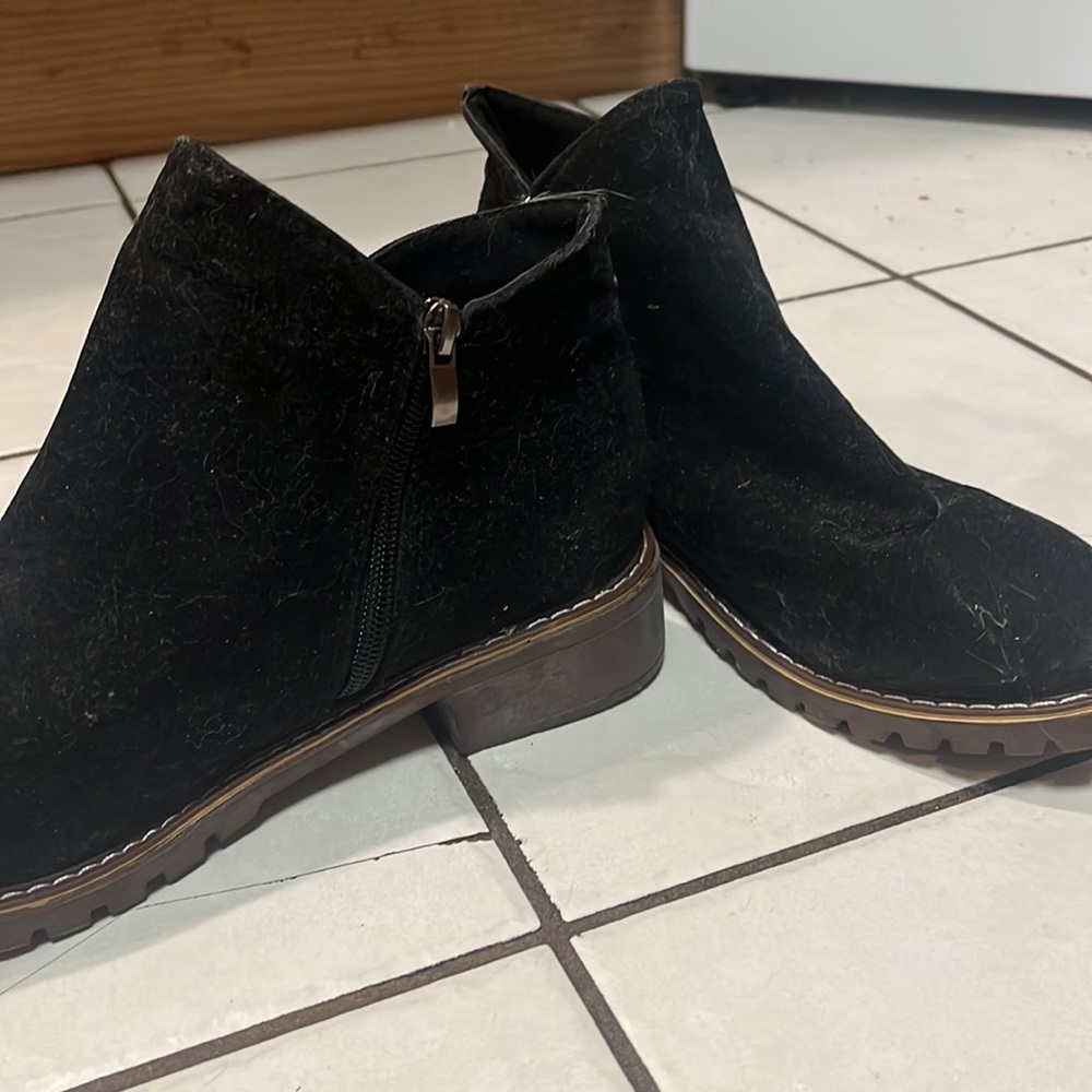 booties - Picture 2 of 2